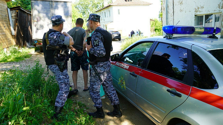 Стрельба возле медицинского колледжа на улице Диктора Левитана